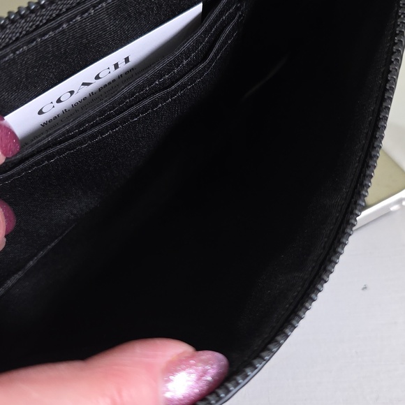 COACH Corner Zip Wristlet Signature Canvas With Stripe Black/Grey/Gunmetal NWOT - Picture 11 of 14